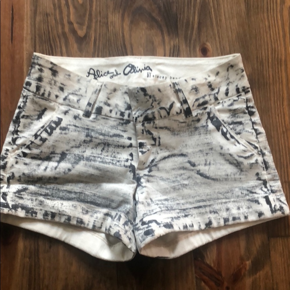 Alice and Olivia shorts. Cream and black color.